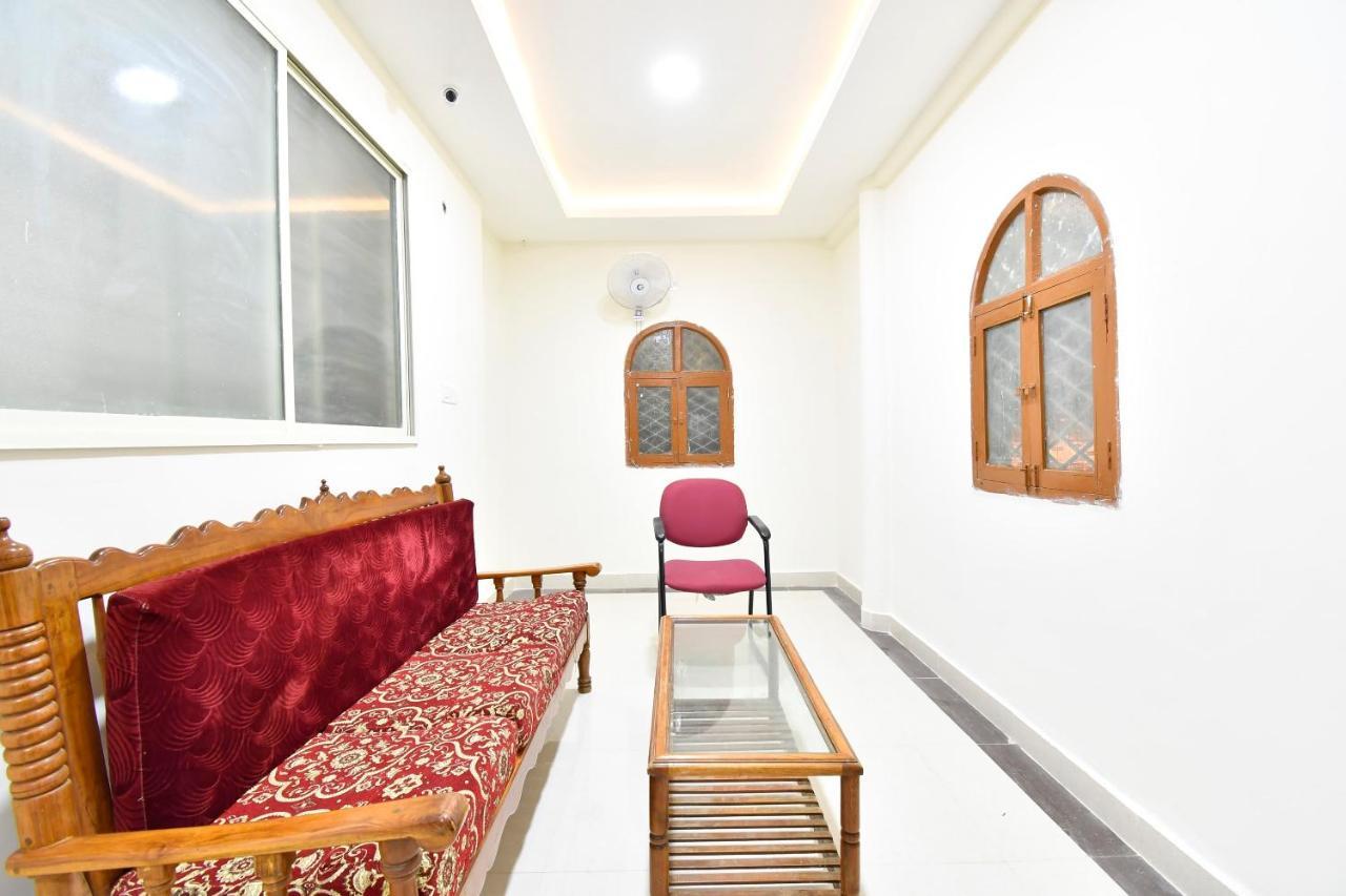 Hotel Oyo 44065 Sri Krishna Nilaya Bengalúr Exteriér fotografie